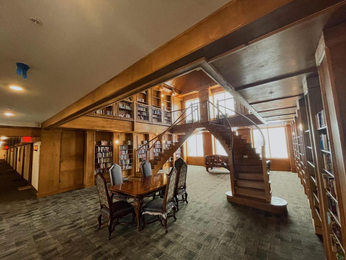 2Br Suite At The Grand Castle Pool Gym & Parking Grandville Exterior photo