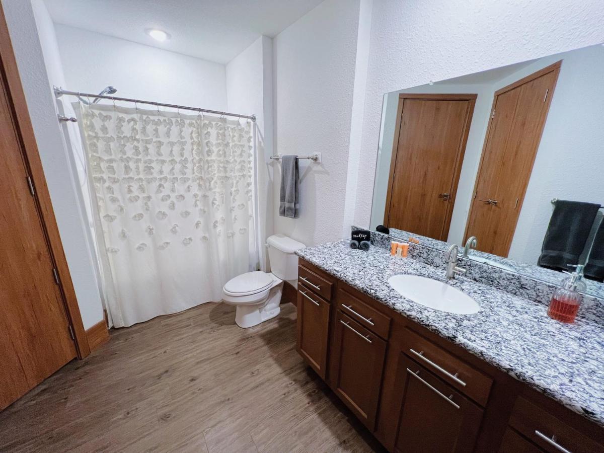 2Br Suite At The Grand Castle Pool Gym & Parking Grandville Exterior photo