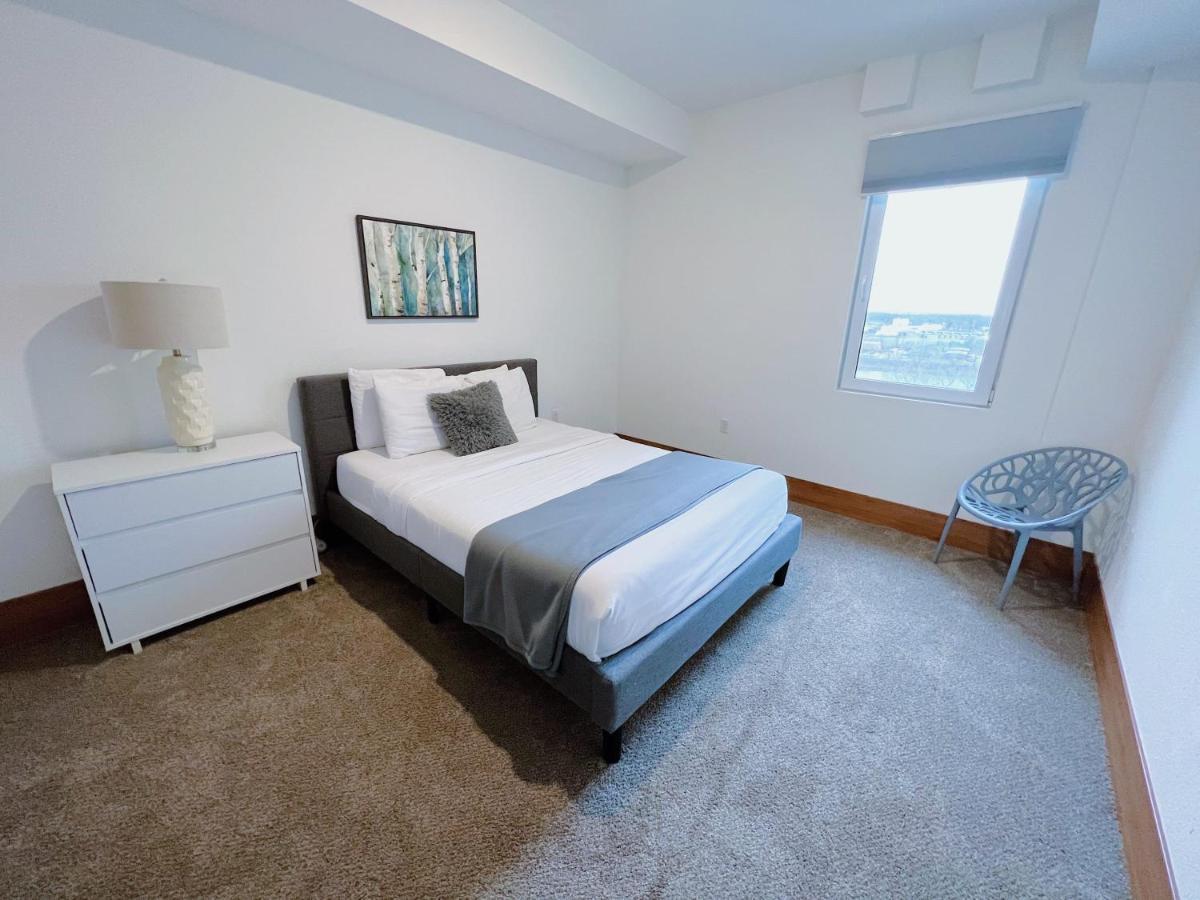 2Br Suite At The Grand Castle Pool Gym & Parking Grandville Exterior photo