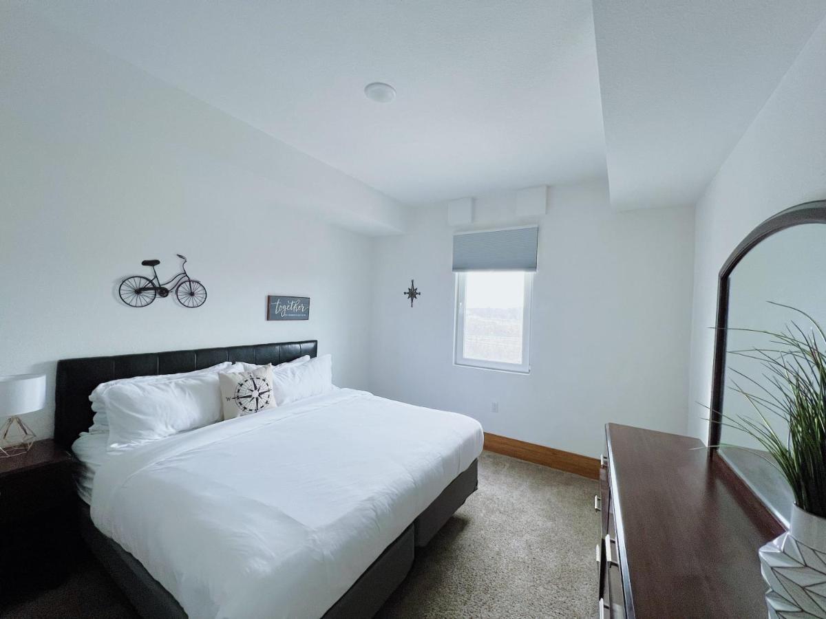 2Br Suite At The Grand Castle Pool Gym & Parking Grandville Exterior photo