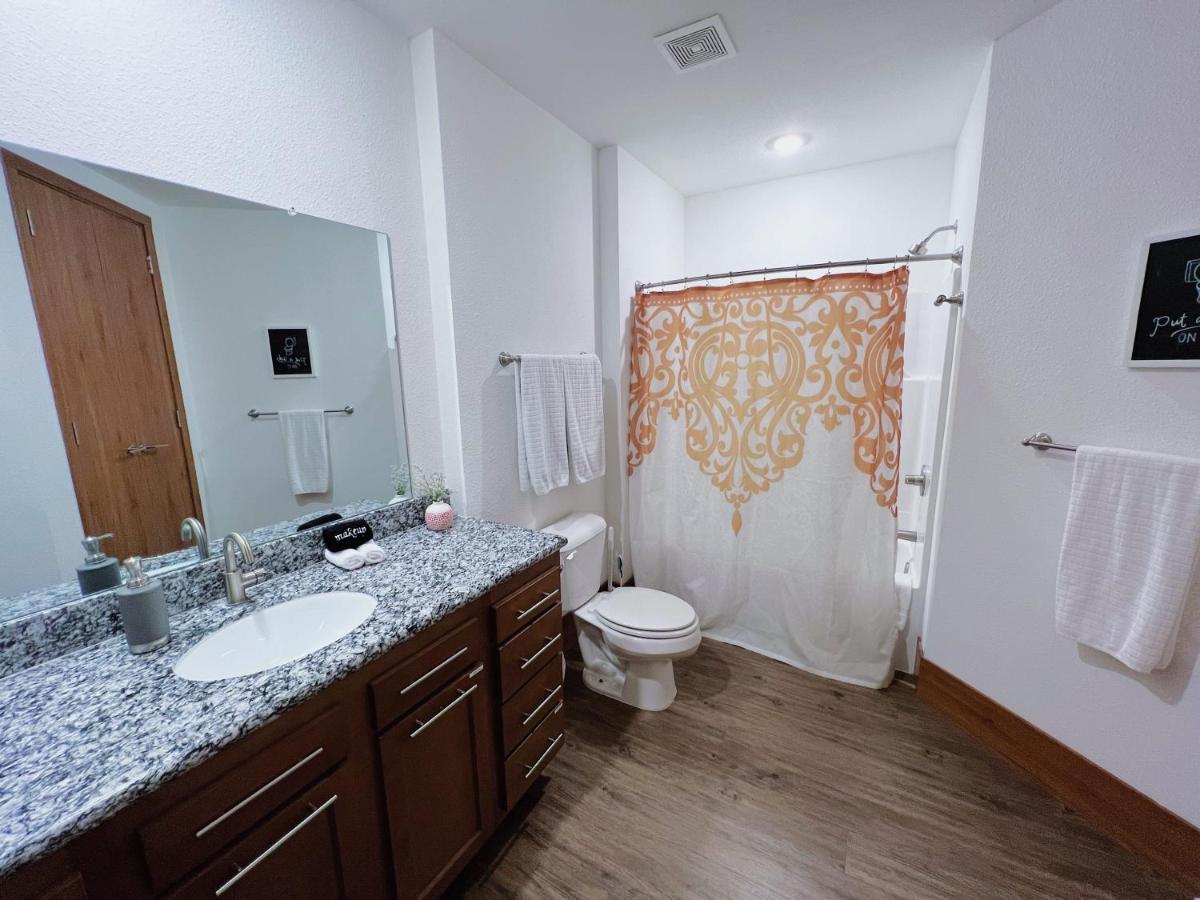 2Br Suite At The Grand Castle Pool Gym & Parking Grandville Exterior photo